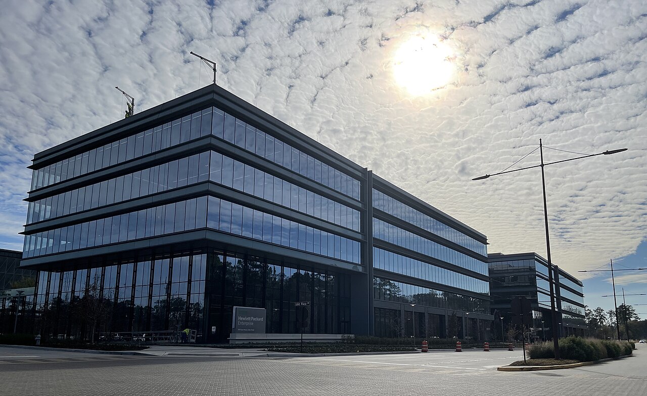 HPE names Elliott partner Chris Hsu to board under July 2025 cooperation deal; s